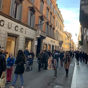 Meet your Posher, Yasmine